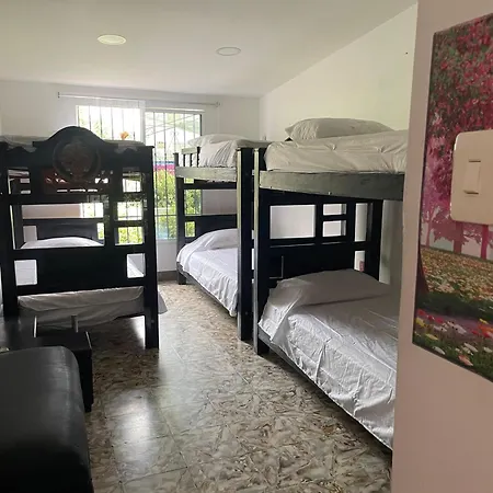 Y Restaurante La Casa De Flor